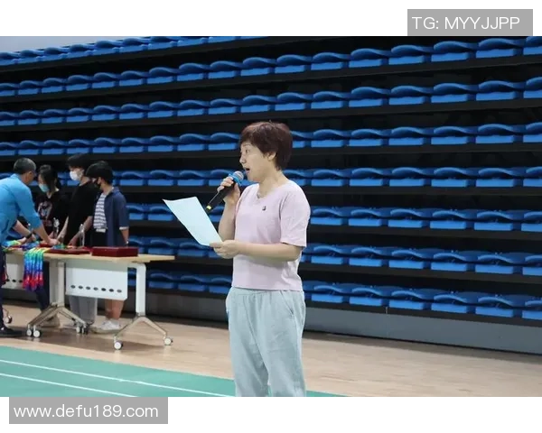 武汉羽毛球队比赛经验深度对比与启示分析