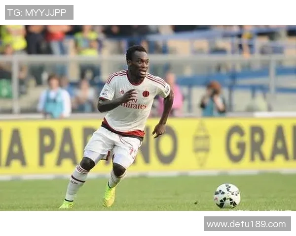 足球明星出圈高清照片大赏展现他们的魅力与风采